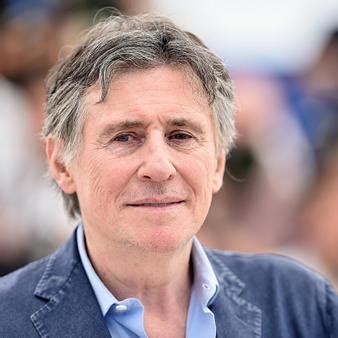 gabriel byrne net worth 2021.